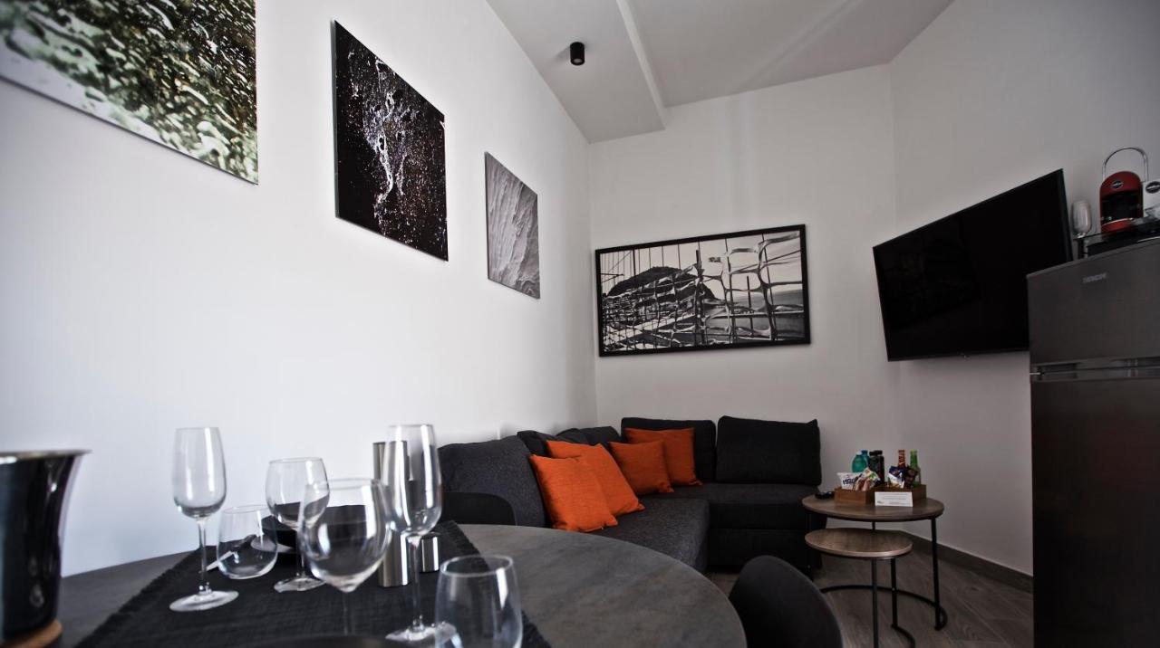 Scugnizzo Apartment Luxury Home Naples Luaran gambar