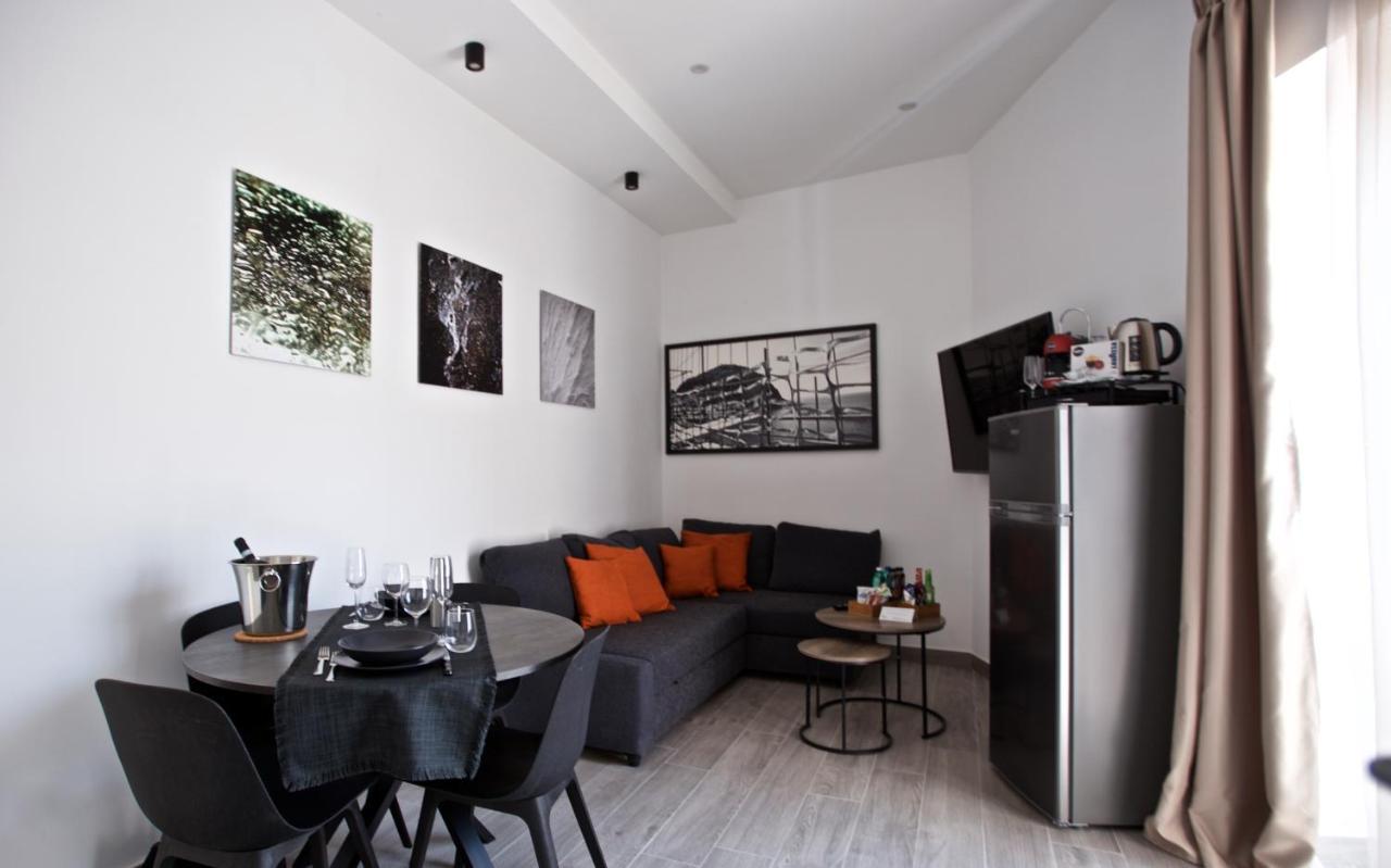 Scugnizzo Apartment Luxury Home Naples Luaran gambar