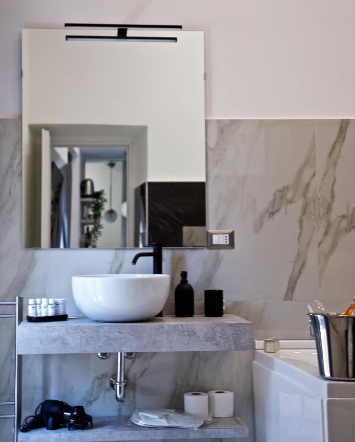 Scugnizzo Apartment Luxury Home Naples Luaran gambar