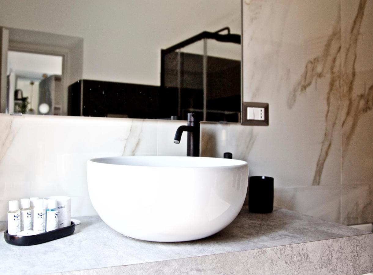 Scugnizzo Apartment Luxury Home Naples Luaran gambar