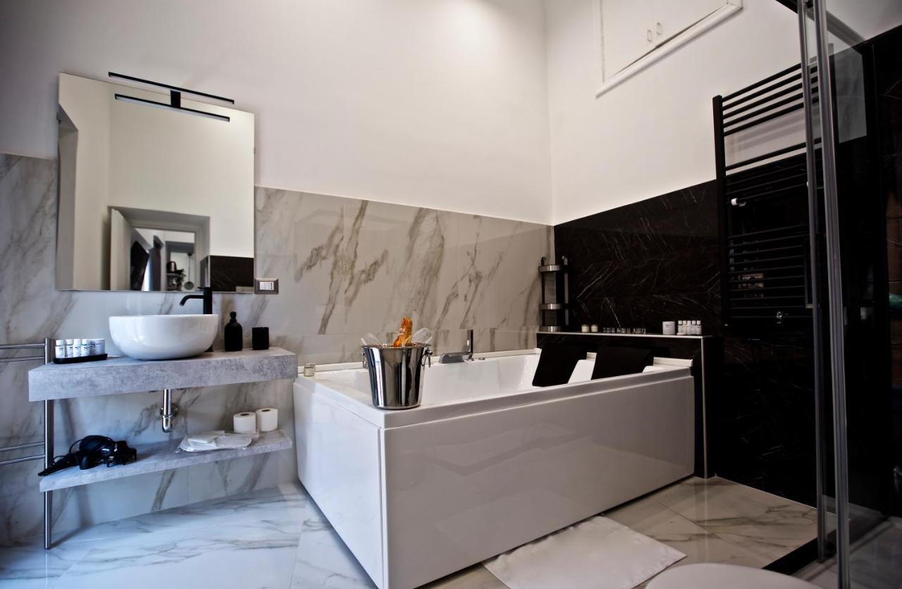 Scugnizzo Apartment Luxury Home Naples Luaran gambar