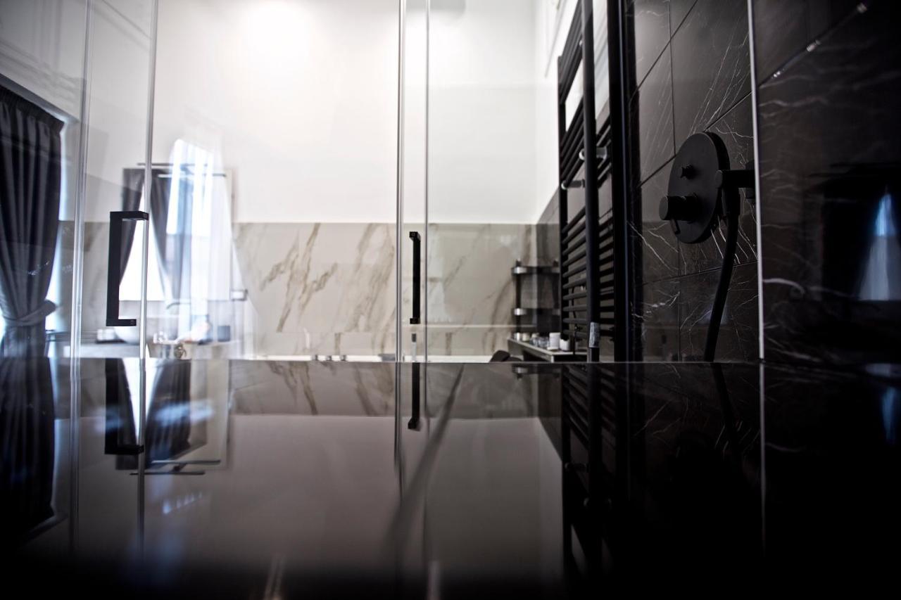 Scugnizzo Apartment Luxury Home Naples Luaran gambar